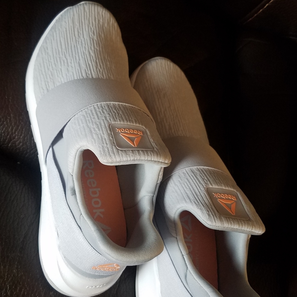 New, Size 10 Women's Reebok Shoes